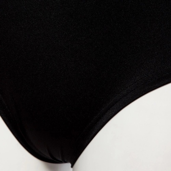 Sexy one piece floral peekaboo bathing suit - Picture 5 of 8